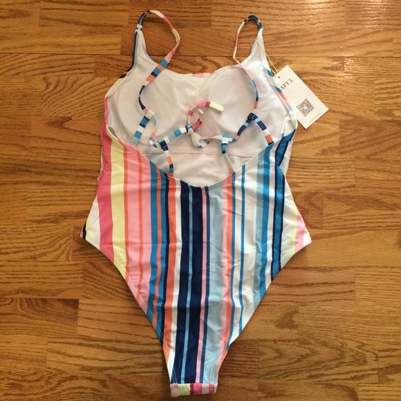 💙NWT Zaful Multicolored Swimsuit (Small)💙 - Picture 4 of 8